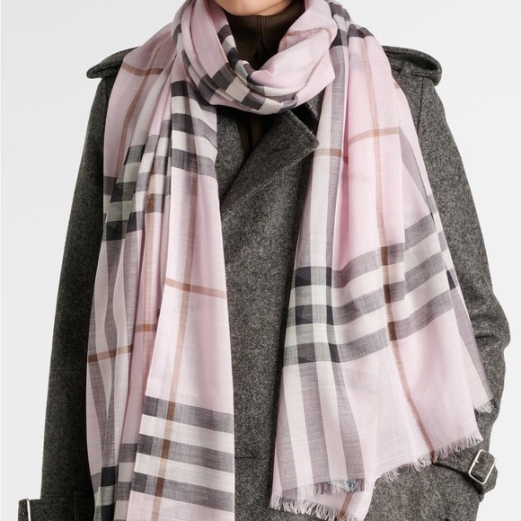 Burberry Check wool and silk scarf 220X70 CM - Picture 1 of 7